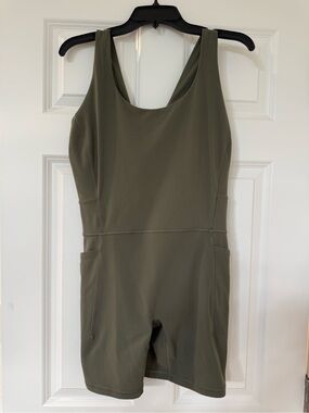 Athleta Salutation Bike Suit